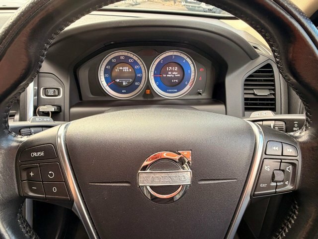 Volvo XC60 Estate Black #30