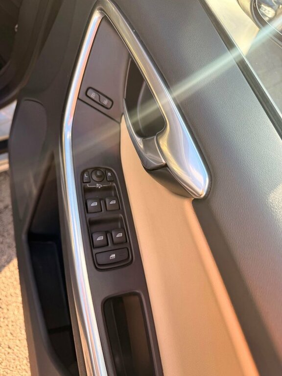 Volvo XC60 Estate Black #13