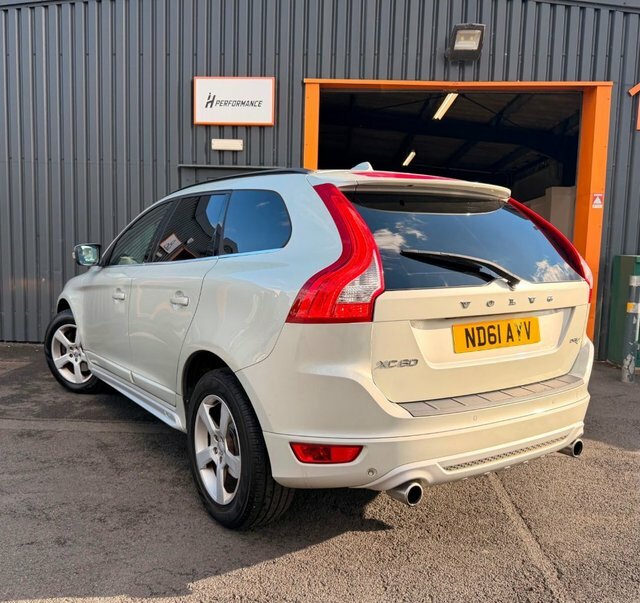 Volvo XC60 Estate Black #24