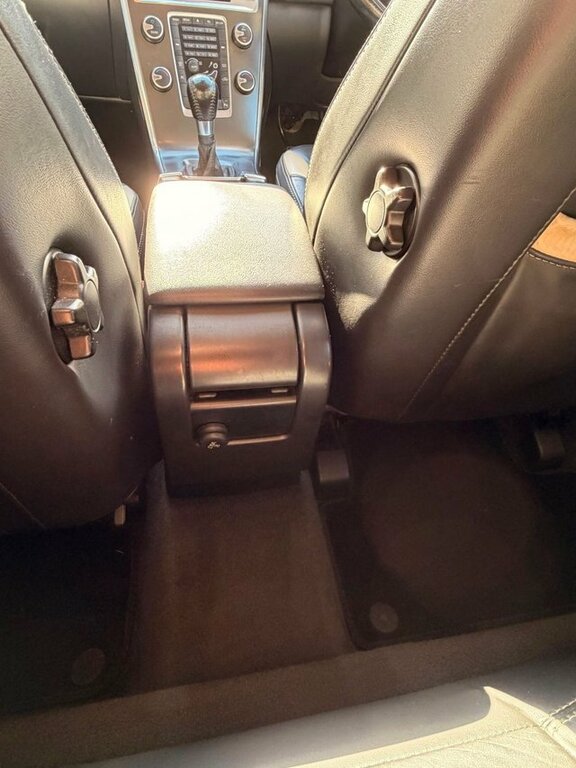 Volvo XC60 Estate Black #14