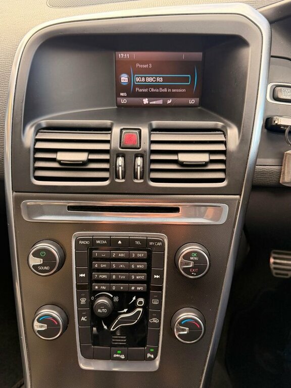 Volvo XC60 Estate Black #26