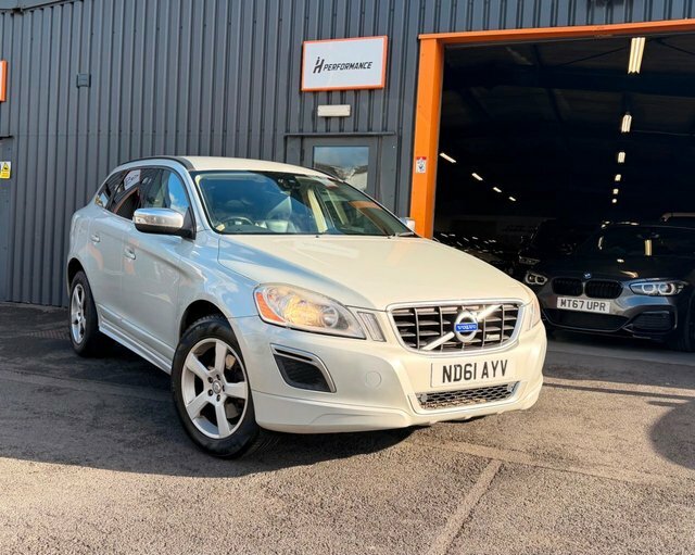 Volvo XC60 Estate Black #3