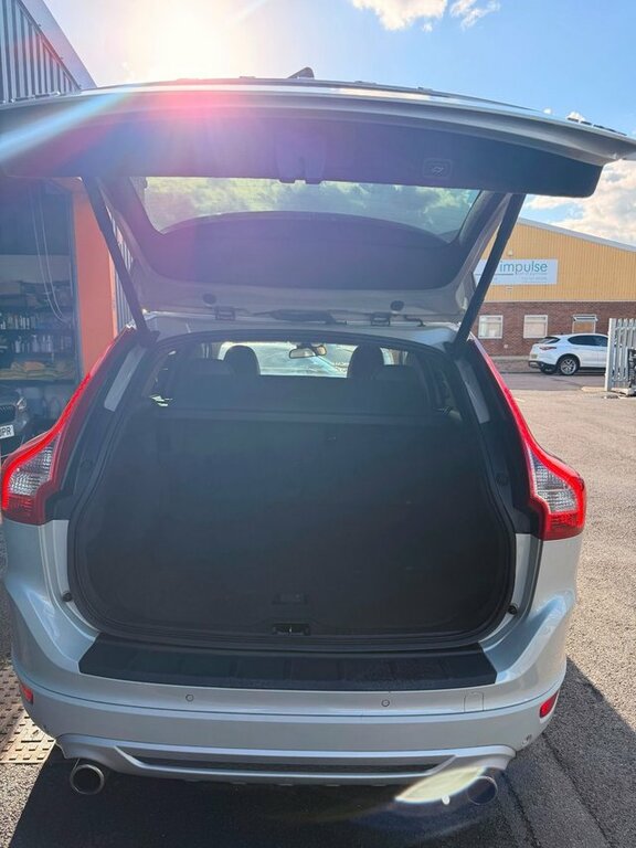 Volvo XC60 Estate Black #11