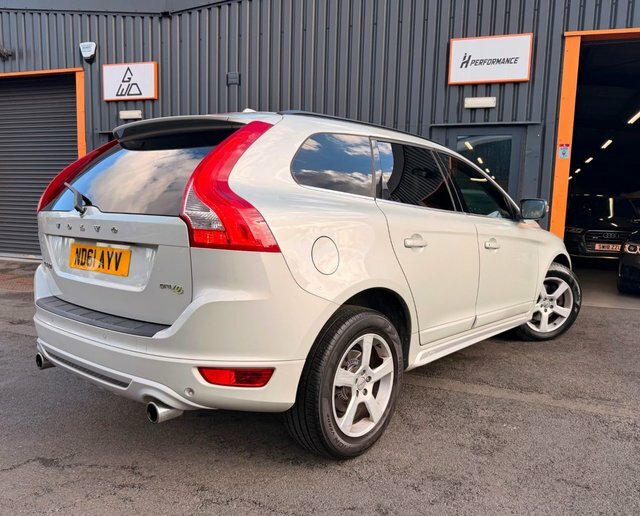 Volvo XC60 Estate Black #23