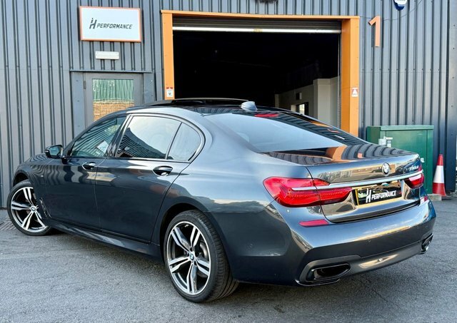 BMW 7 Series Saloon Black #9