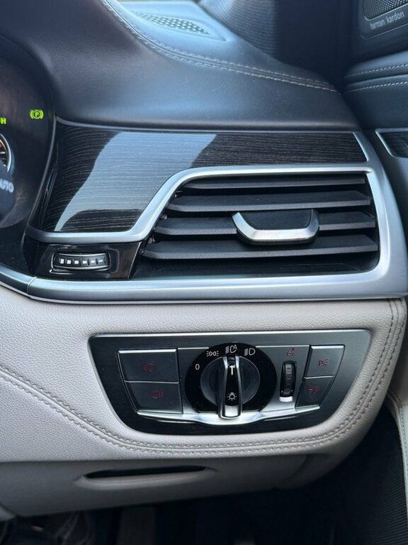 BMW 7 Series Saloon Black #71