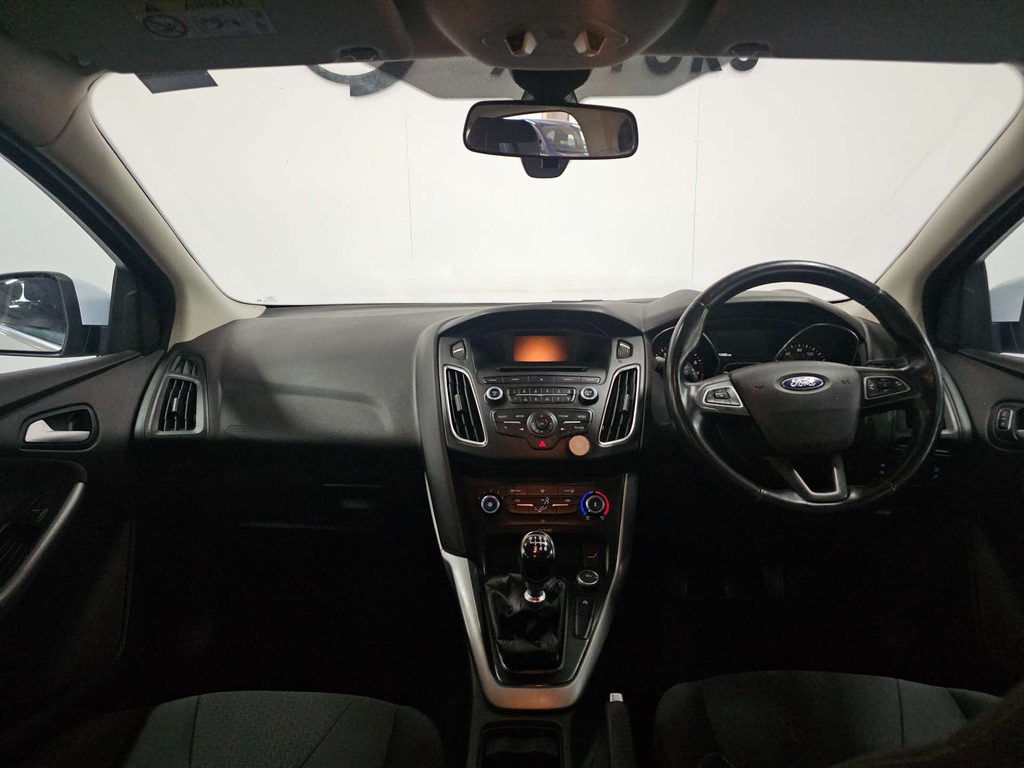 Ford Focus Zetec White #2