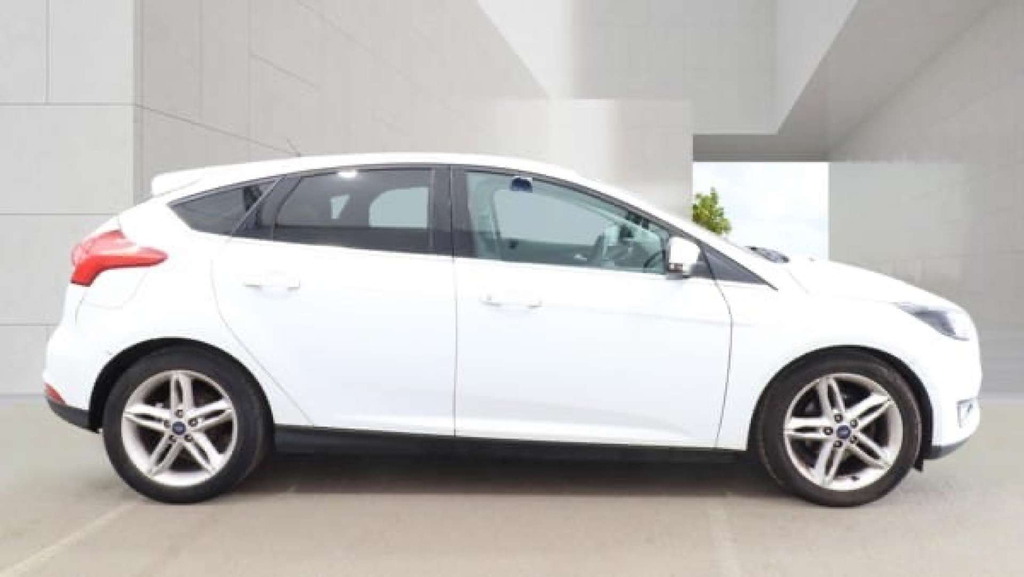 Ford Focus Zetec White #4