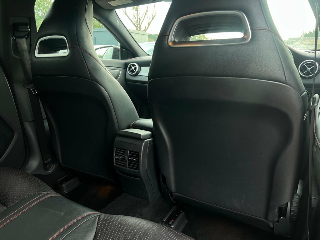 Mercedes-Benz CLA Class Cla220 Cdi Sport Silver #29