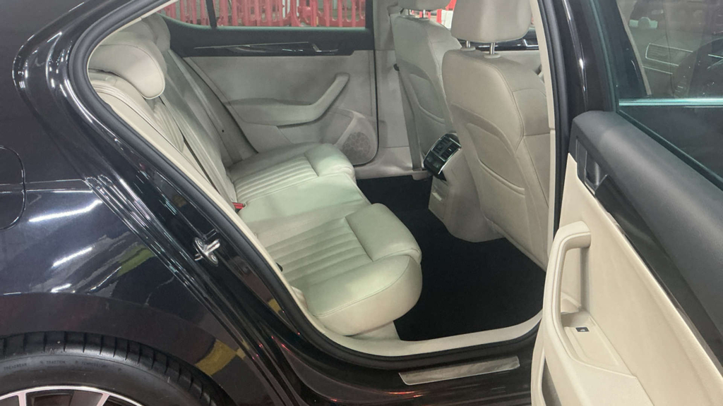 Skoda Superb 2.0 Tdi Cr 190 Se L Executive Blue #8