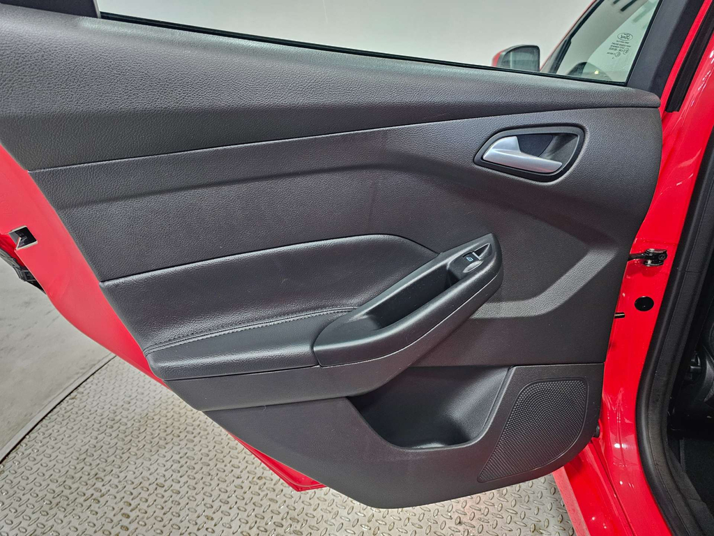 Ford Focus 1.5 Tdci Zetec Euro 6 Ss Black #80