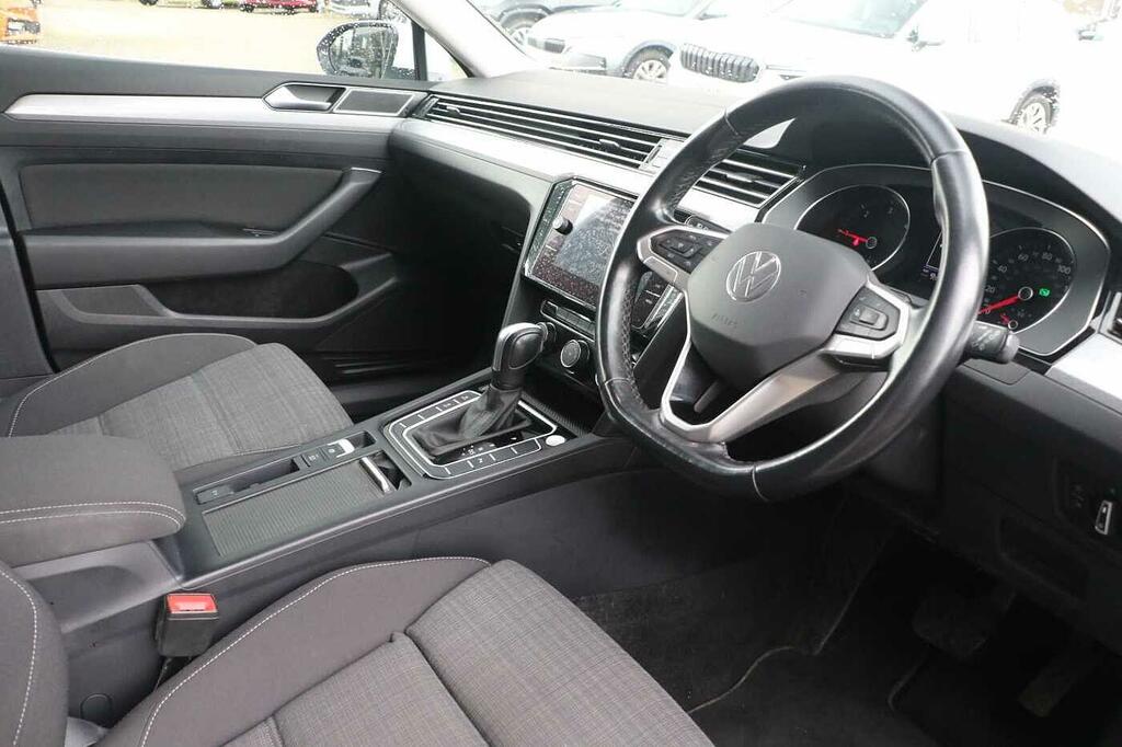 Volkswagen Passat 2.0 Tdi Evo Scr Se Nav Dsg White #6