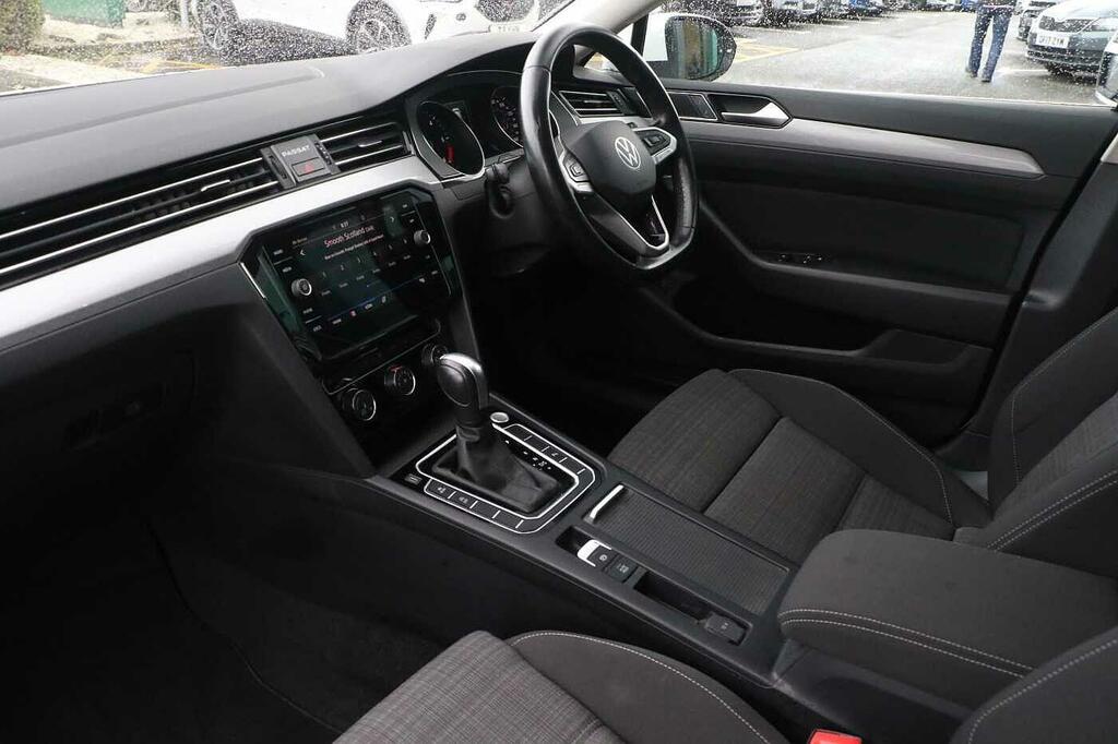 Volkswagen Passat 2.0 Tdi Evo Scr Se Nav Dsg White #2
