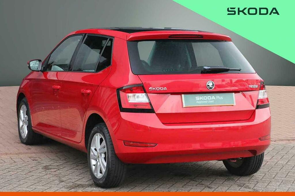 Skoda Fabia 1.0 Tsi 110 Se Dsg Red #3