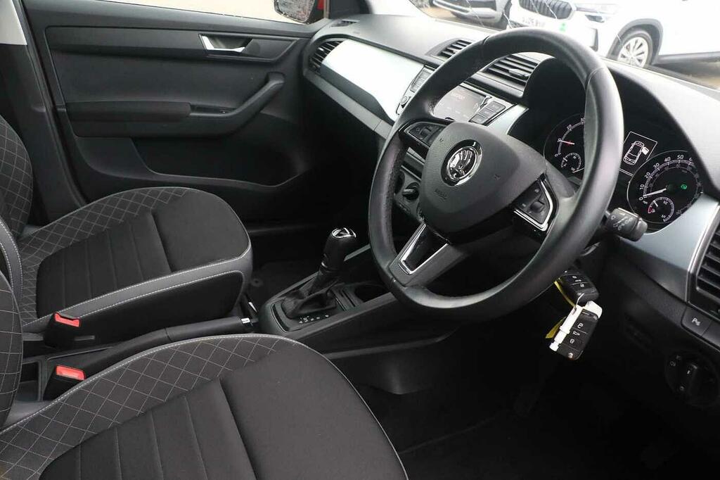 Skoda Fabia 1.0 Tsi 110 Se Dsg Red #6