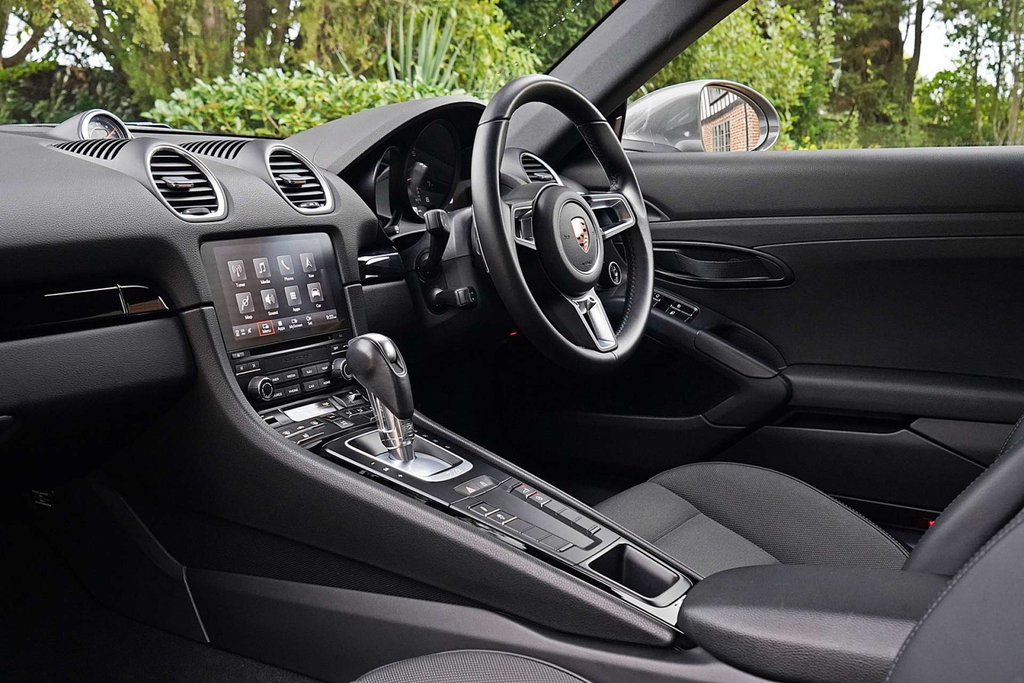 Porsche 718 Cayman 4.0 Gt4 Pdk Black #16