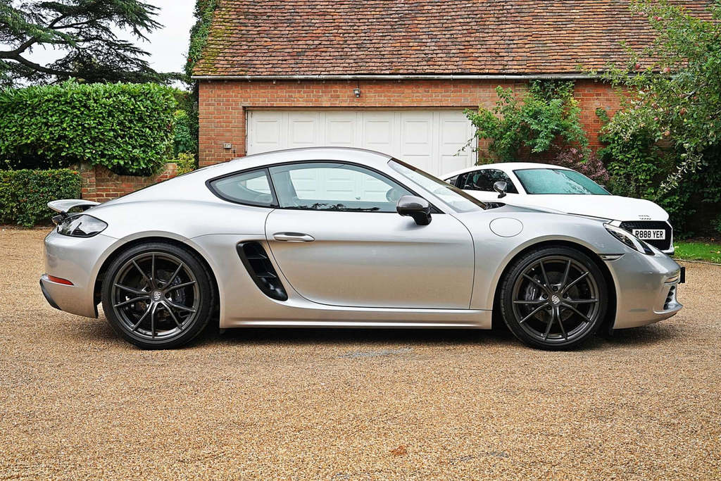 Porsche 718 Cayman 4.0 Gt4 Pdk Black #10
