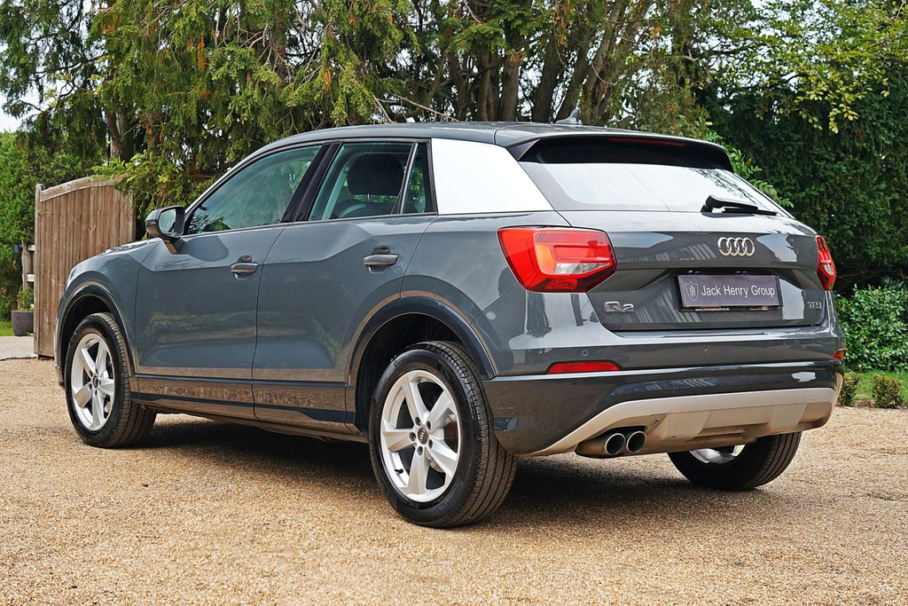 Audi Q2 Sport Tfsi Grey #4