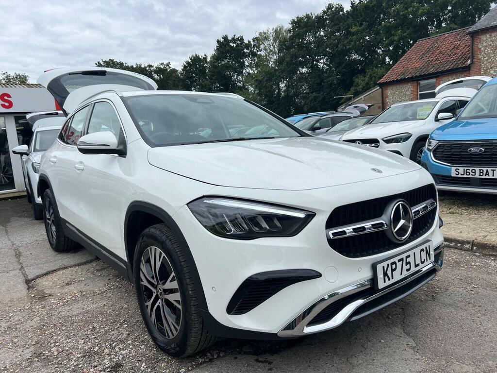 Mercedes-Benz GLA Class Suv 2.0 Gla200d Sport Executive 8G-dct Euro 6 S White #2