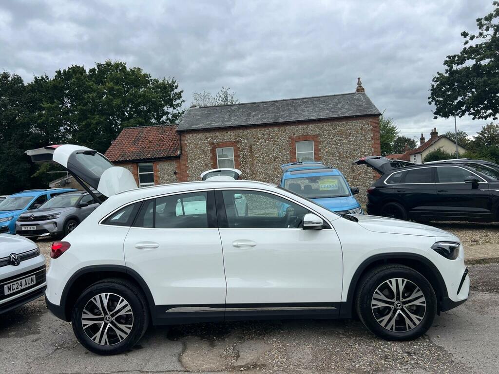 Mercedes-Benz GLA Class Suv 2.0 Gla200d Sport Executive 8G-dct Euro 6 S White #6