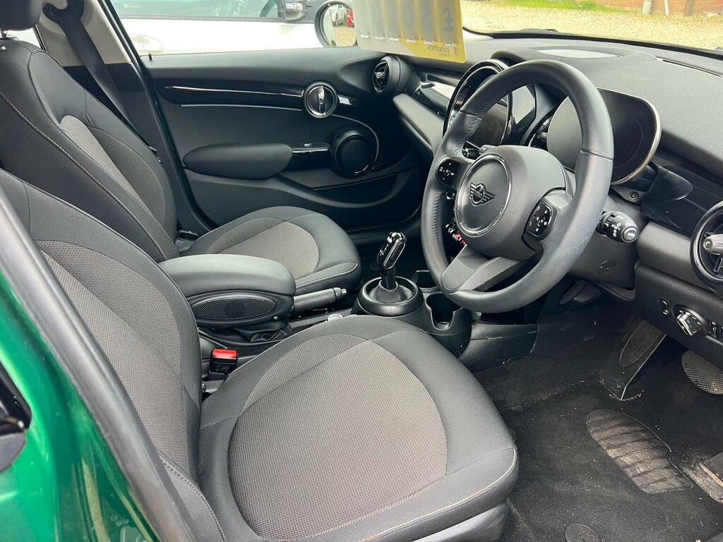 Mini Hatch Hatchback 1.5 Cooper Classic Steptronic Euro 6 S Green #4