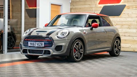 Mini Hatch 2017 67 2.0 Grey