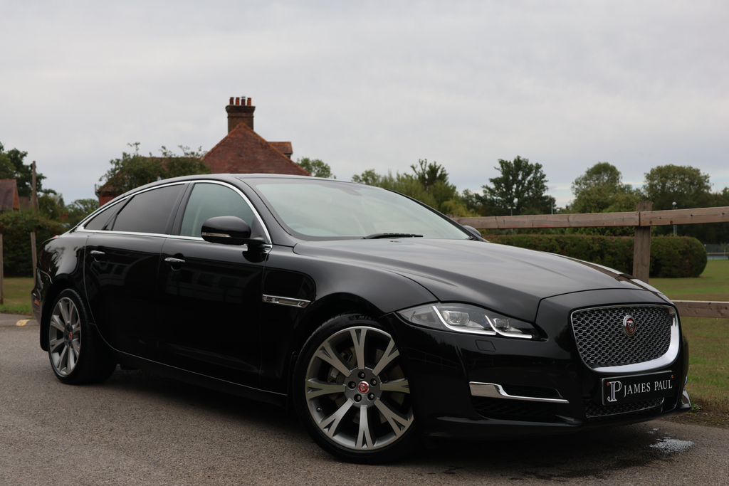 Jaguar XJ 3.0D V6 Portfolio Saloon Euro 6 S Black #4