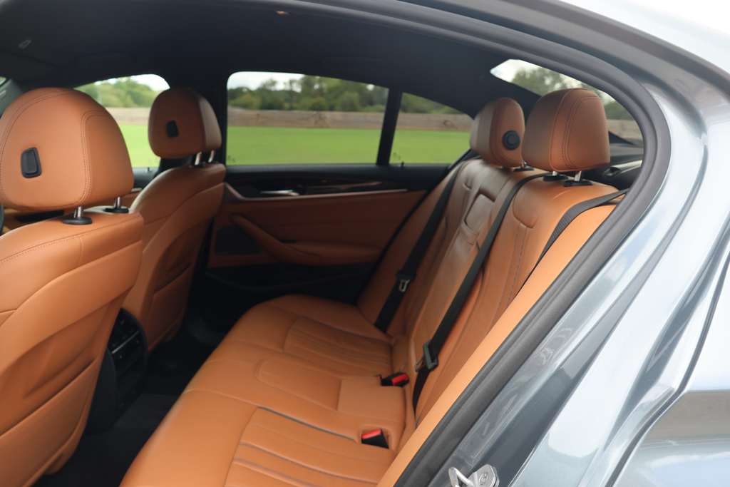 BMW 5 Series 520D M Sport Black #26