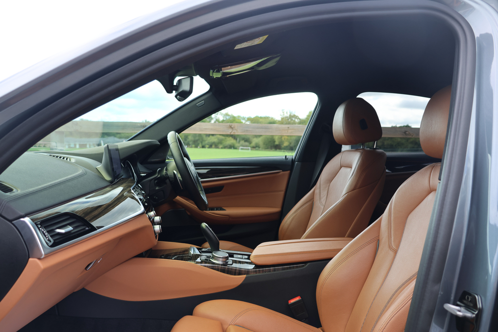 BMW 5 Series 520D M Sport Black #24