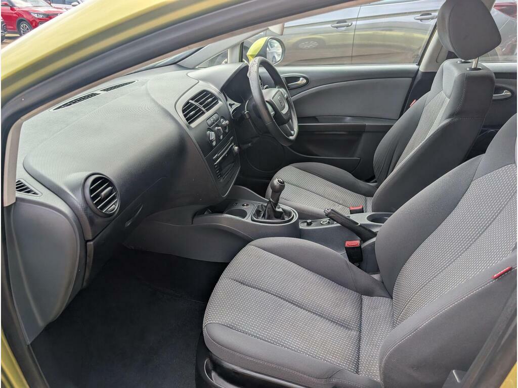 Seat Leon Hatchback 2.0 Tdi Sport Dsg Euro 4 201010 Red #14