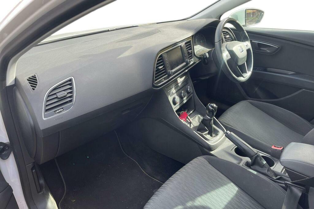 Seat Leon 1.2 Tsi Se Dynamic Technology Hatchback White #2