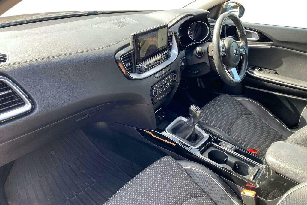 Kia Xceed 1.5 T Gdi 3 Suv Brown #2