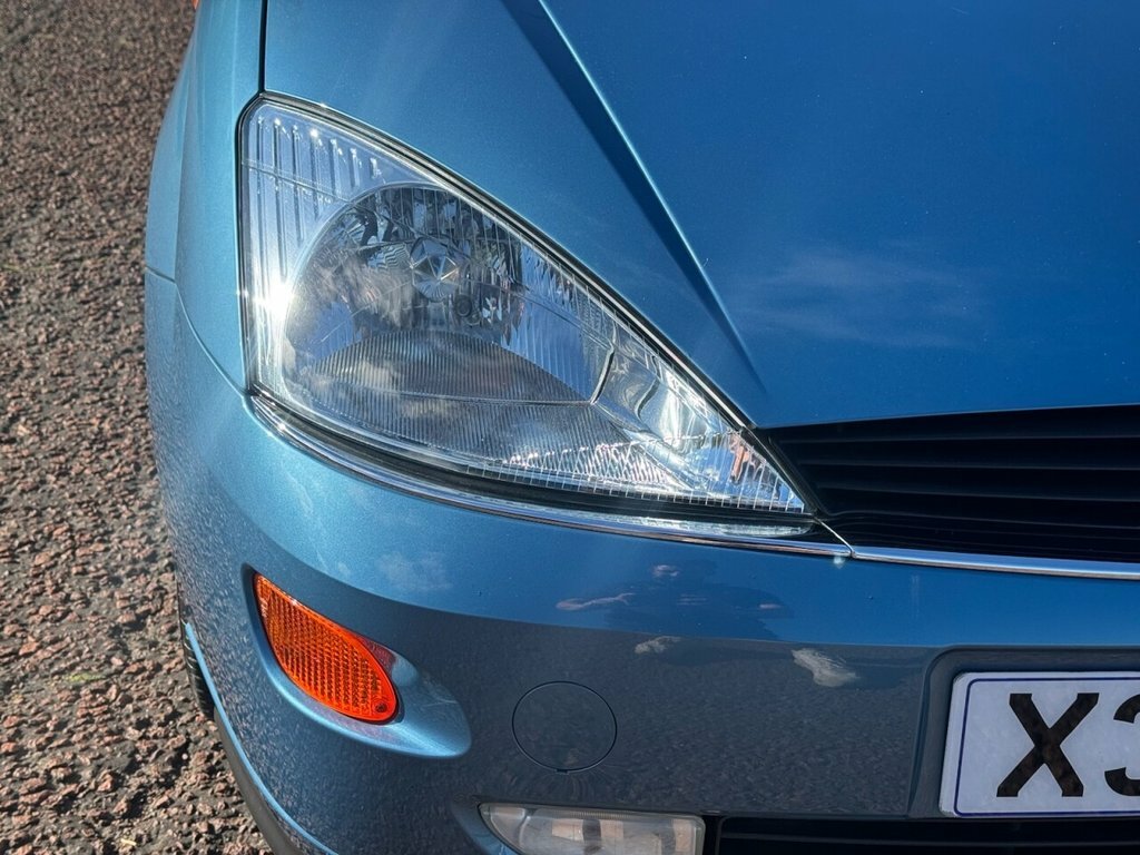 Ford Focus 1.8L Ghia Blue #4
