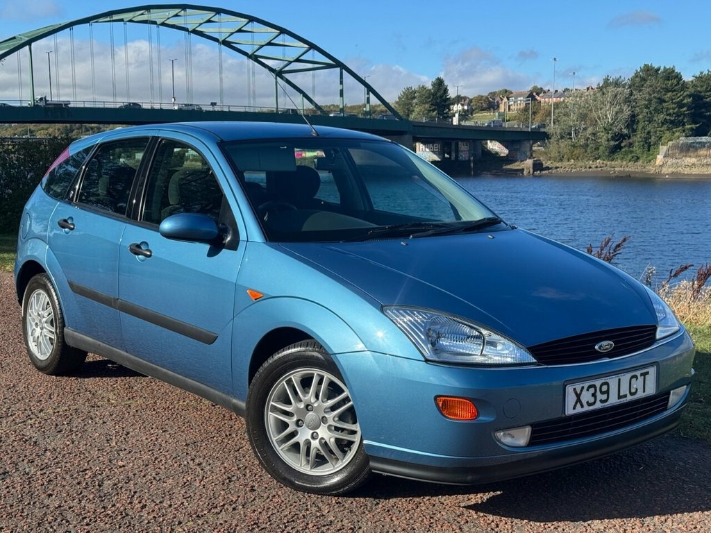 Ford Focus 1.8L Ghia Blue