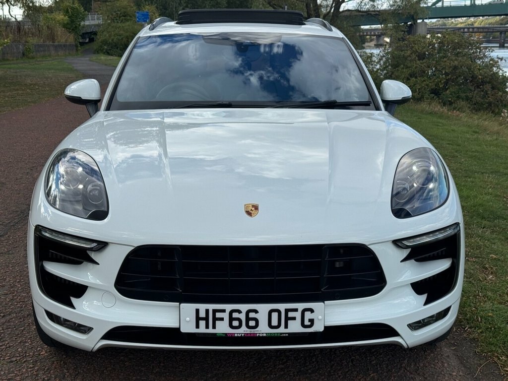 Porsche Macan 3L Gts White #2