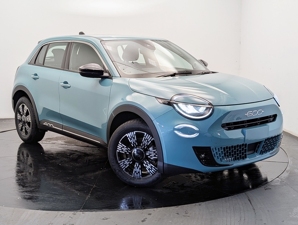 Fiat 600 1.2 100Hp Hybrid Aut0 Blue