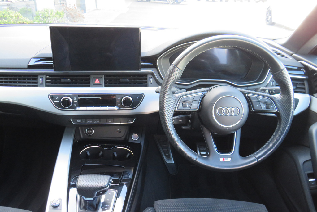 Audi A5 Audi A5 Cabriolet S Line 40 Tfsi 204 Ps S Tronic Red #34