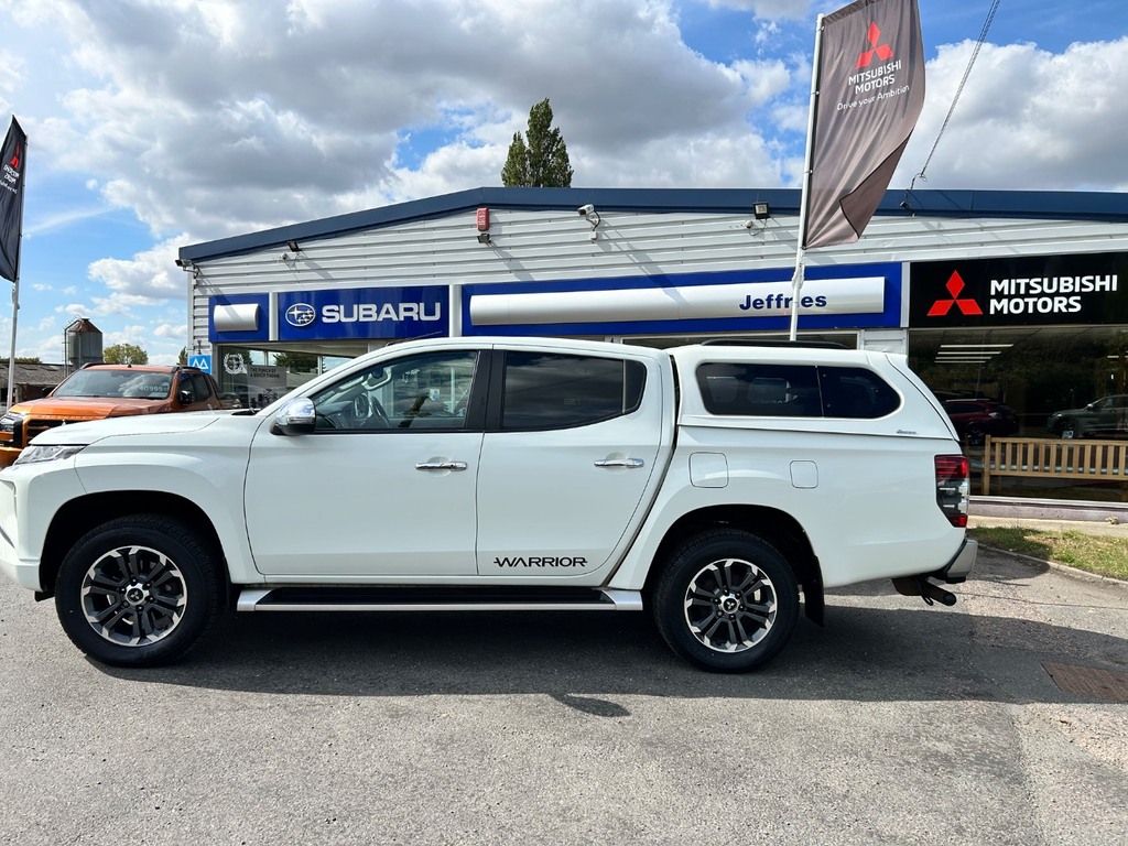Mitsubishi L200 Double Cab Di-d 150 Warrior 4Wd White #5