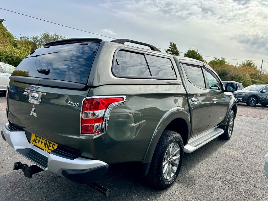 Mitsubishi L200 Double Cab Di-d 178 Barbarian 4Wd Green #6
