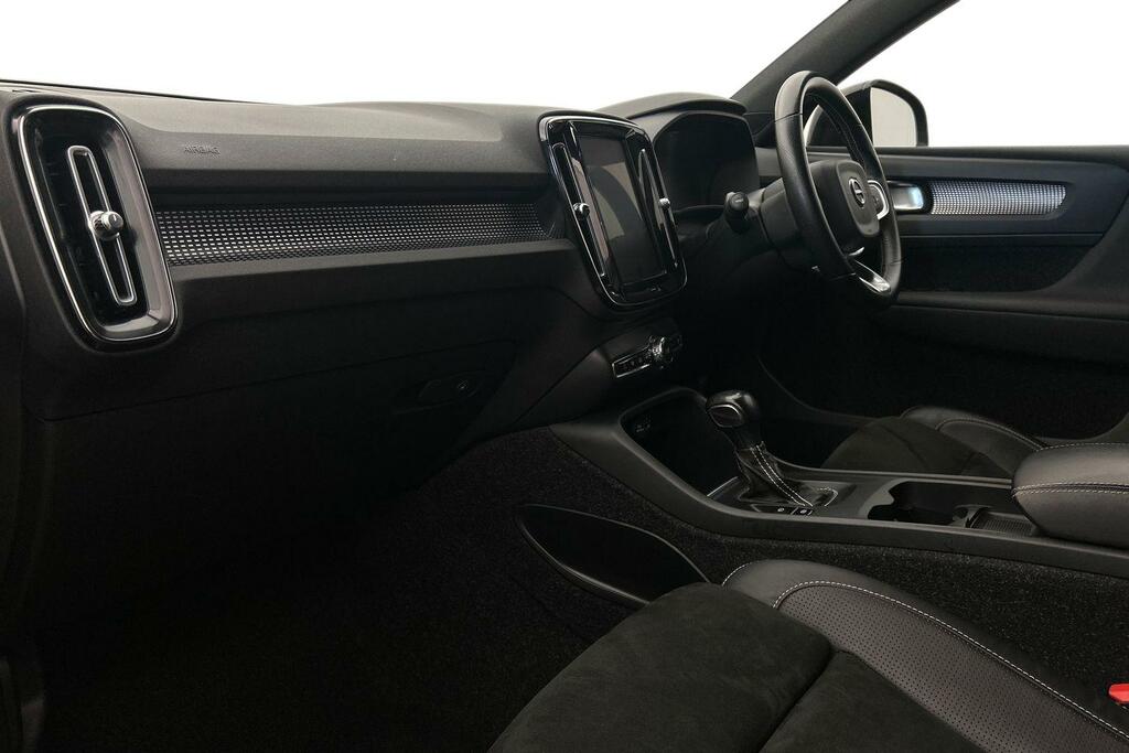 Volvo XC40 R-design, T3 Black #2