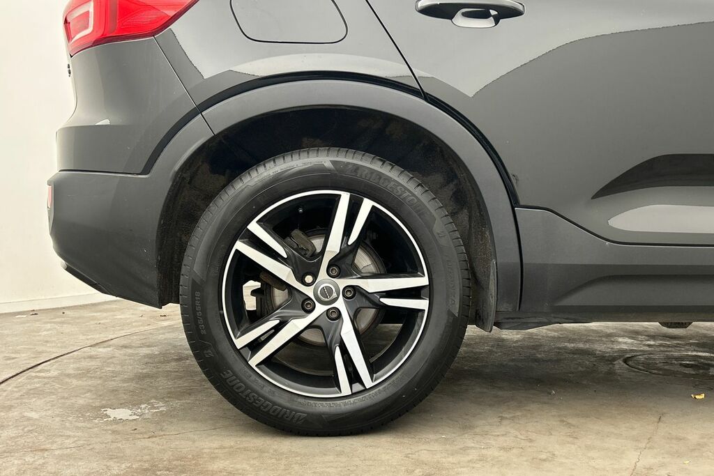 Volvo XC40 R-design, T3 Black #5