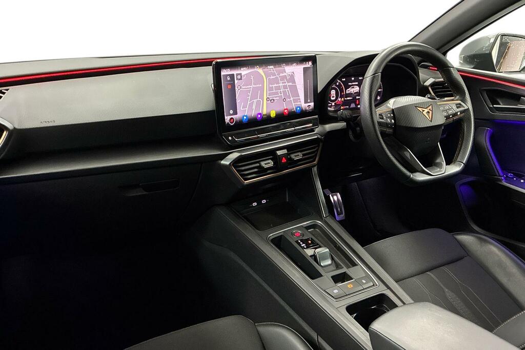 Cupra Leon Hatchback #2
