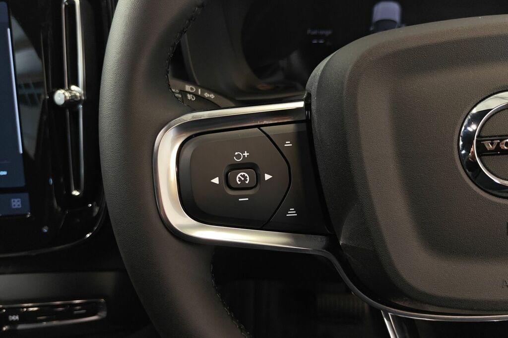 Volvo XC40 2.0 B3p Ultra Dark Blue #11