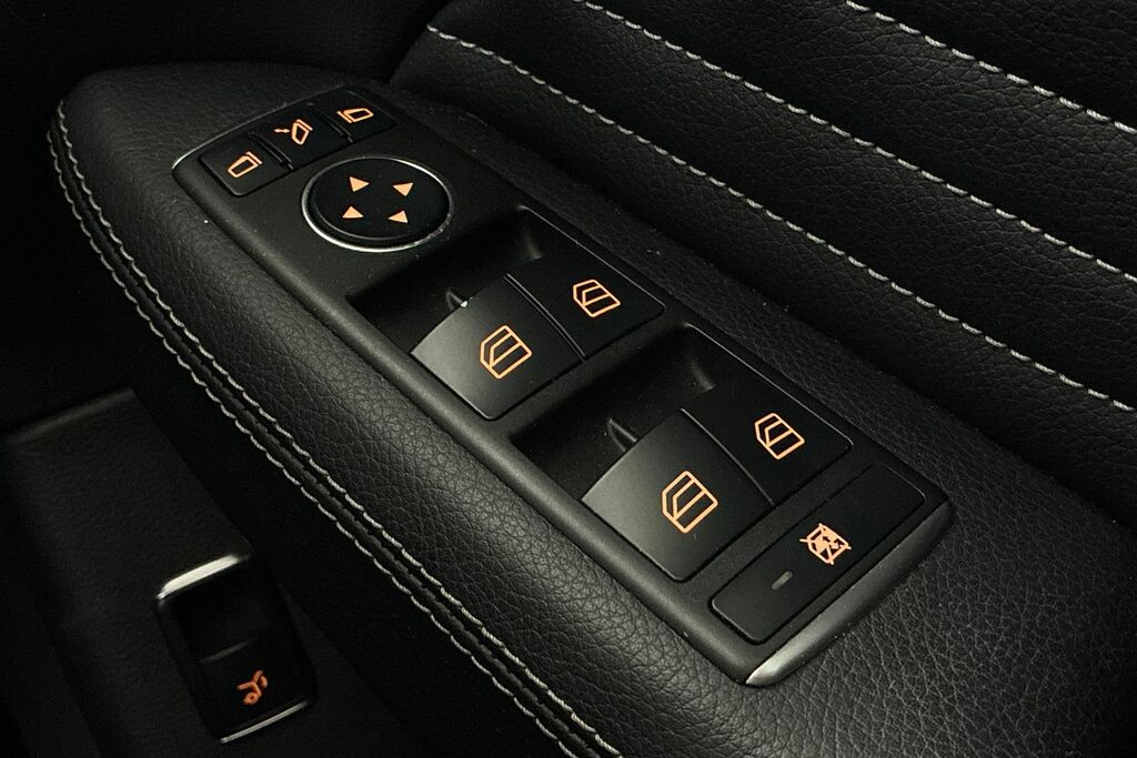 Mercedes-Benz M Class 2.1L Amg Line Silver #27