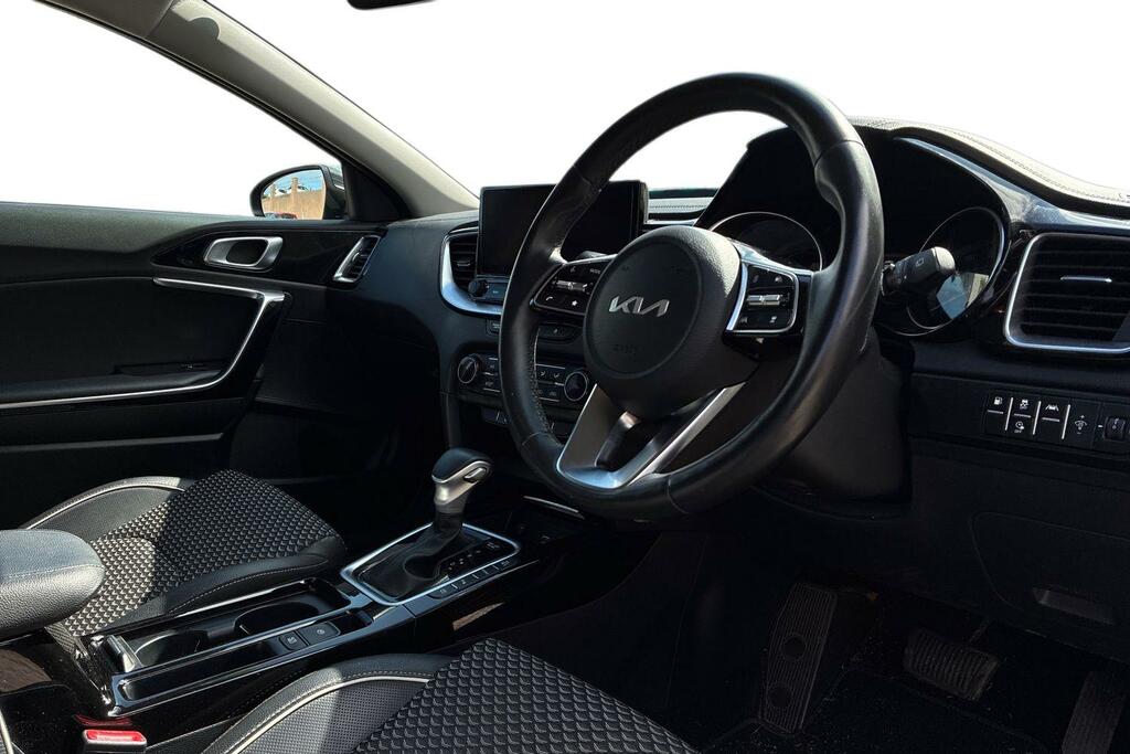 Kia Xceed 1.6 Gdi 8.9Kwh 3 Suv Plug-in Hybrid Dct  #6
