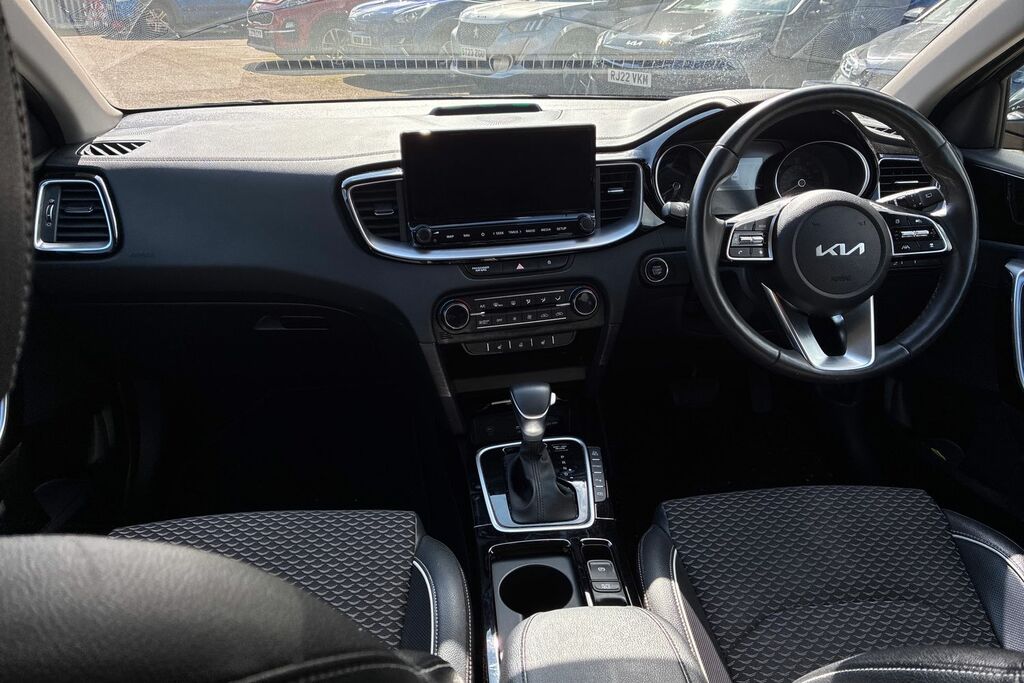 Kia Xceed 1.6 Gdi 8.9Kwh 3 Suv Plug-in Hybrid Dct  #4