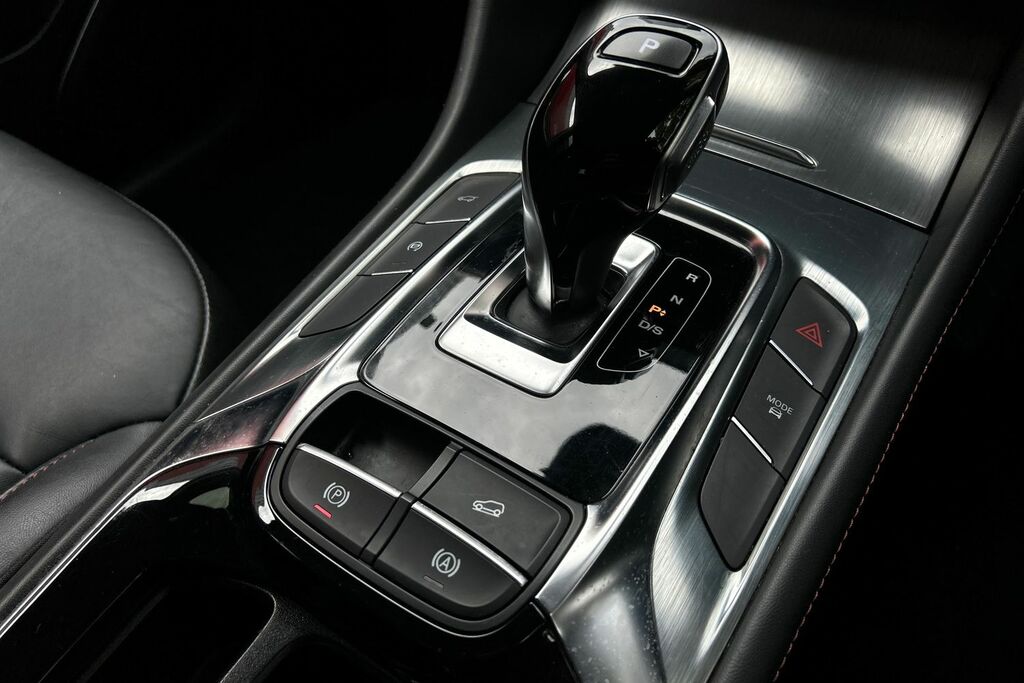 MG HS 1.5 T-gdi 24.7 Kwh Trophy Suv Plug-in H Red #19