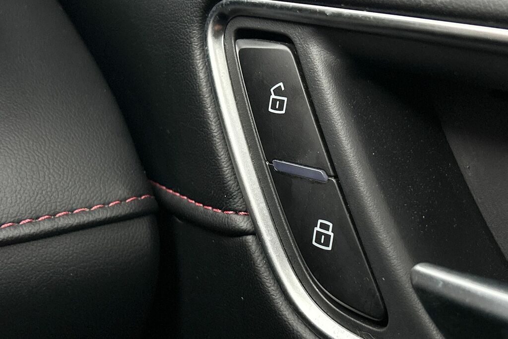 MG HS 1.5 T-gdi 24.7 Kwh Trophy Suv Plug-in H Red #28