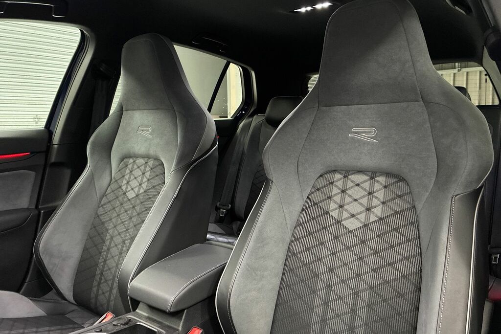 Volkswagen Golf 1.5 Tsi 150 R-line Grey #16
