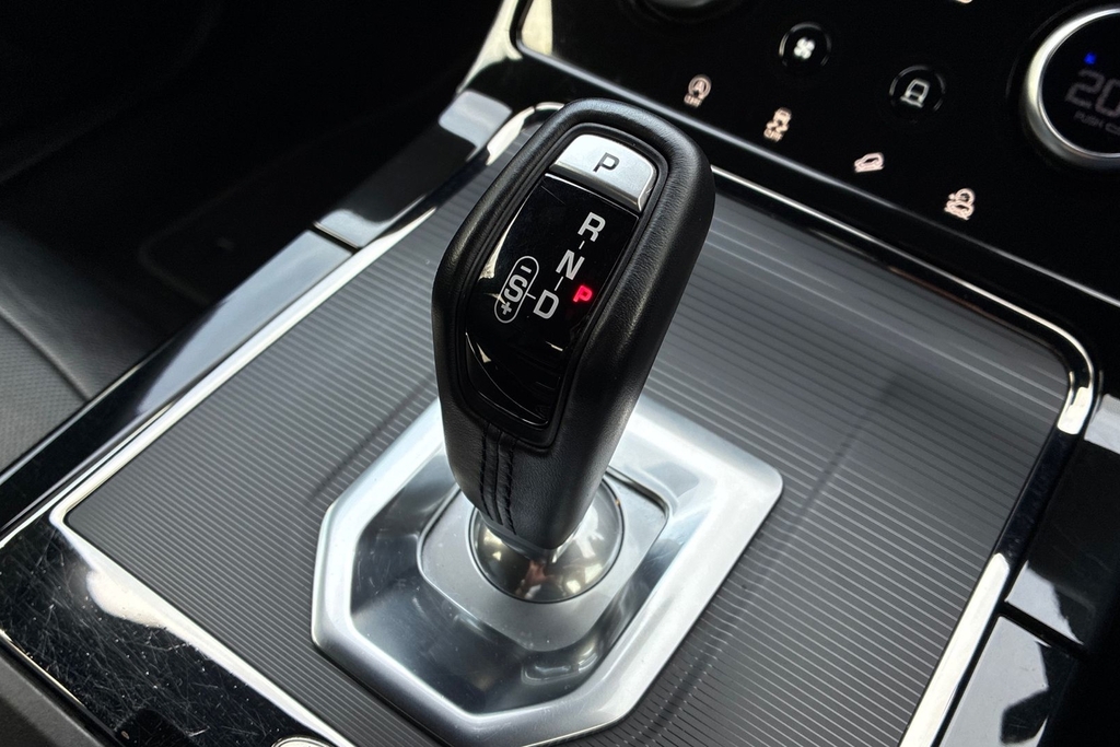 Land Rover Range Rover Evoque Range Rover Evoque R-dynamic Hse P300e Silver #13